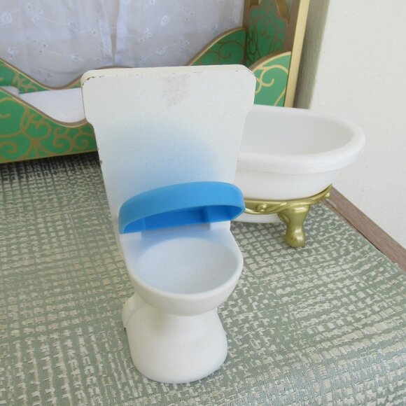 Kidkraft Lot of Wooden Dollhouse Doll Furniture Stove, Table, Bench Bedroom Bath - Picture 9 of 14